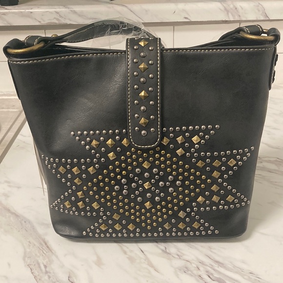 Unique Montana West concealed-carry black shoulder bag w/ bronze hardware - Picture 1 of 5